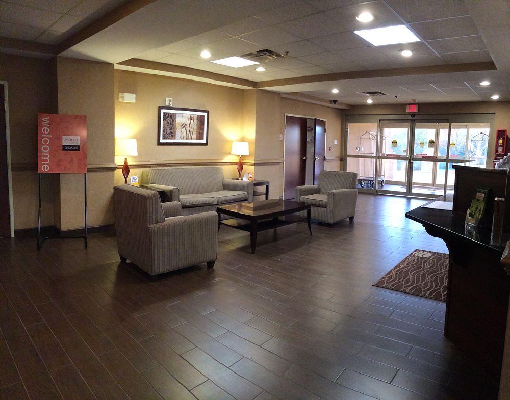 Comfort Inn & Suites Christiansburg I-81 Экстерьер фото