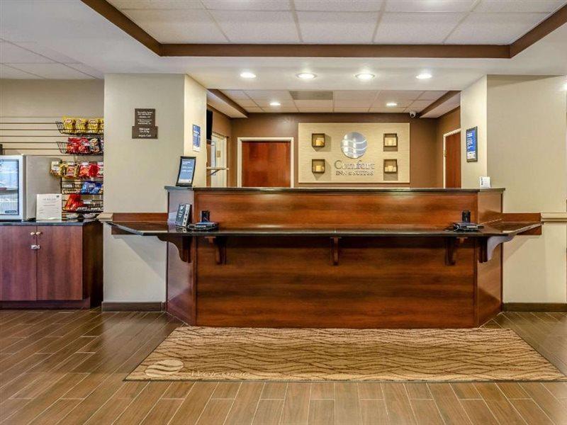 Comfort Inn & Suites Christiansburg I-81 Экстерьер фото