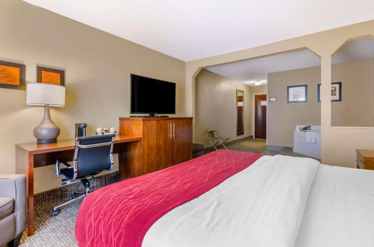 Comfort Inn & Suites Christiansburg I-81 Экстерьер фото