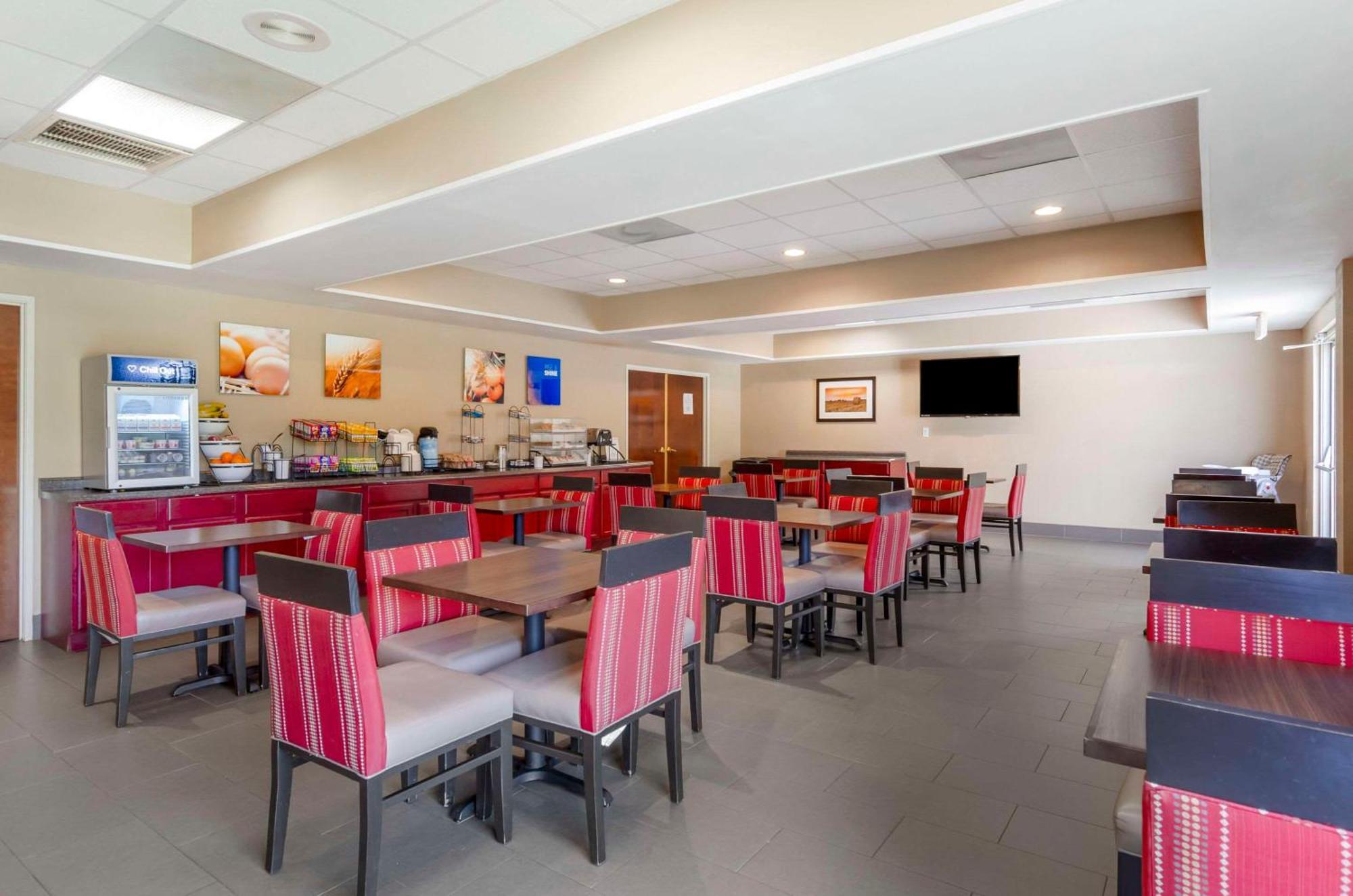 Comfort Inn & Suites Christiansburg I-81 Экстерьер фото