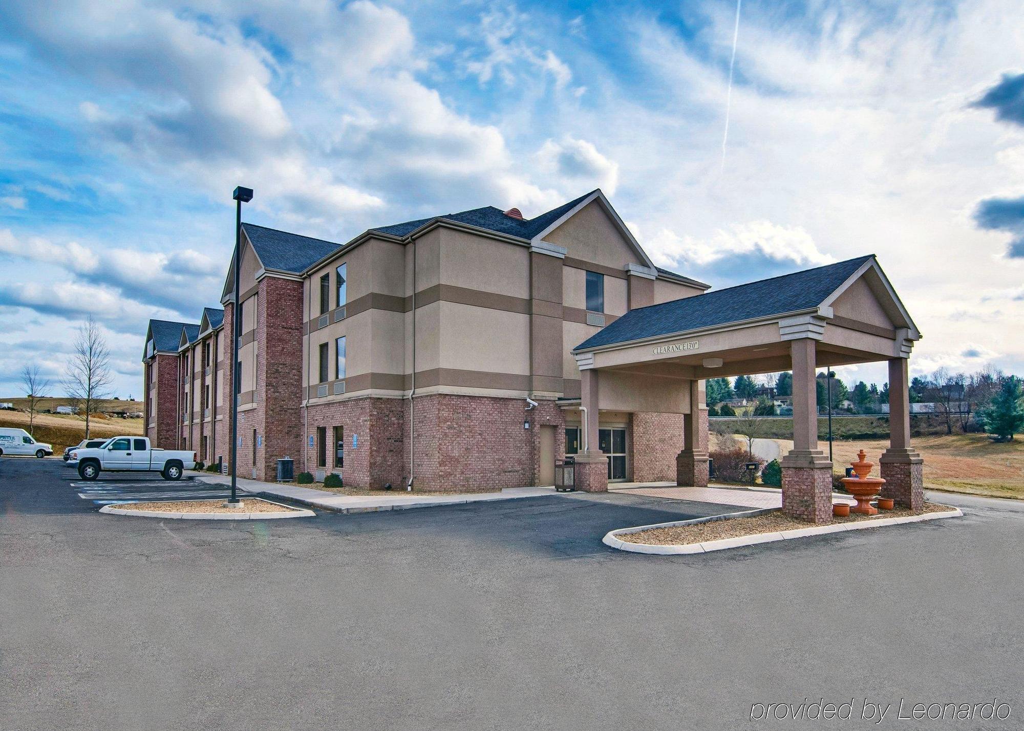 Comfort Inn & Suites Christiansburg I-81 Экстерьер фото