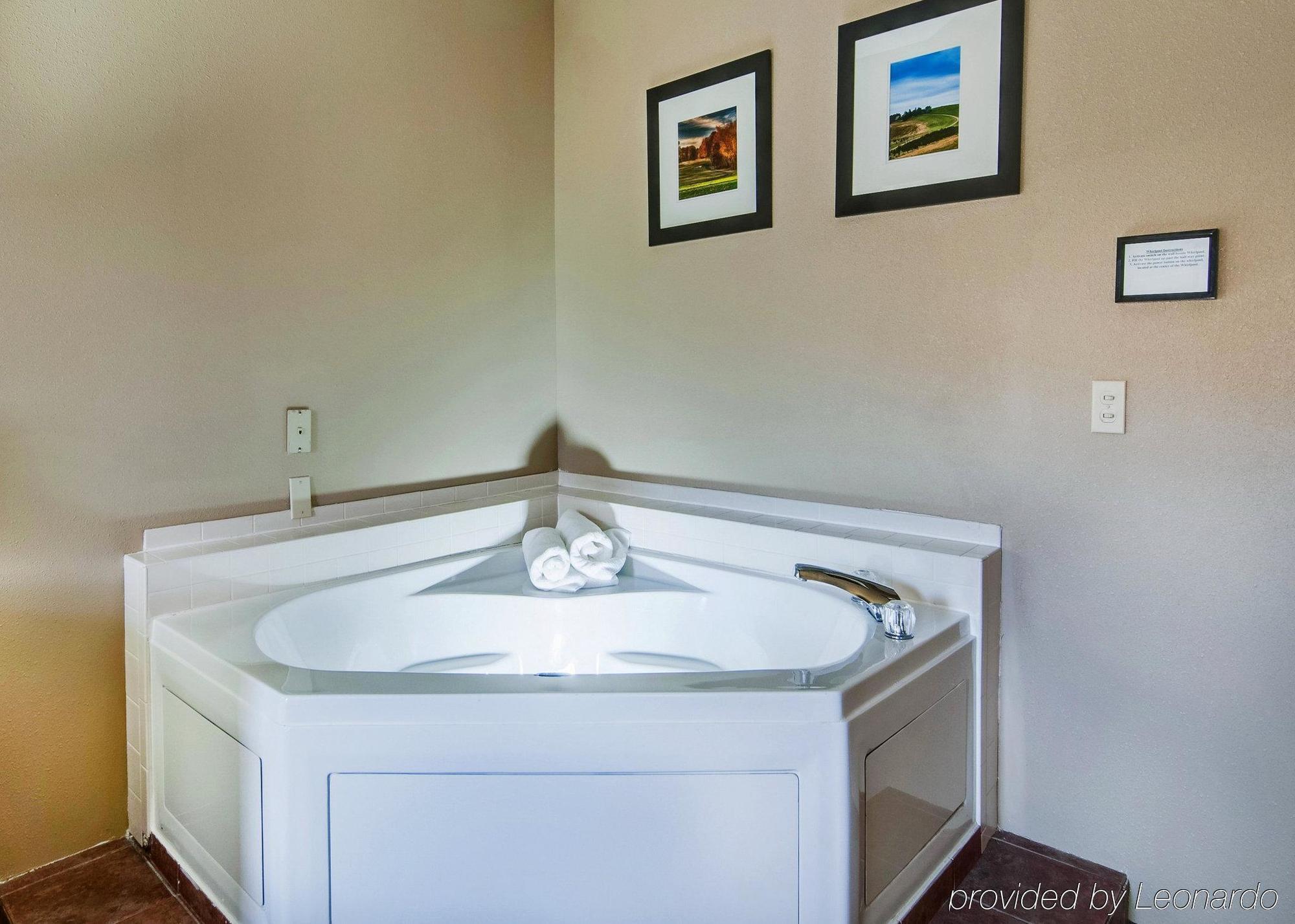 Comfort Inn & Suites Christiansburg I-81 Экстерьер фото