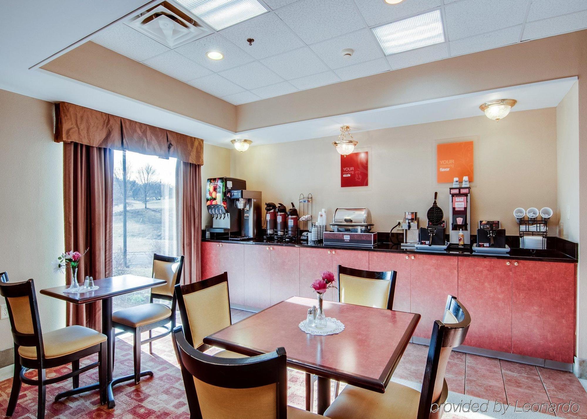 Comfort Inn & Suites Christiansburg I-81 Экстерьер фото