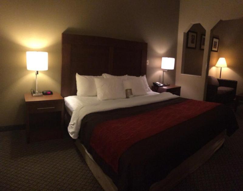 Comfort Inn & Suites Christiansburg I-81 Экстерьер фото