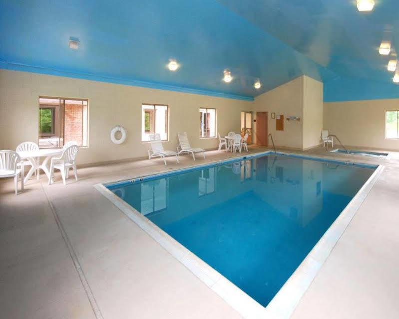 Comfort Inn & Suites Christiansburg I-81 Экстерьер фото