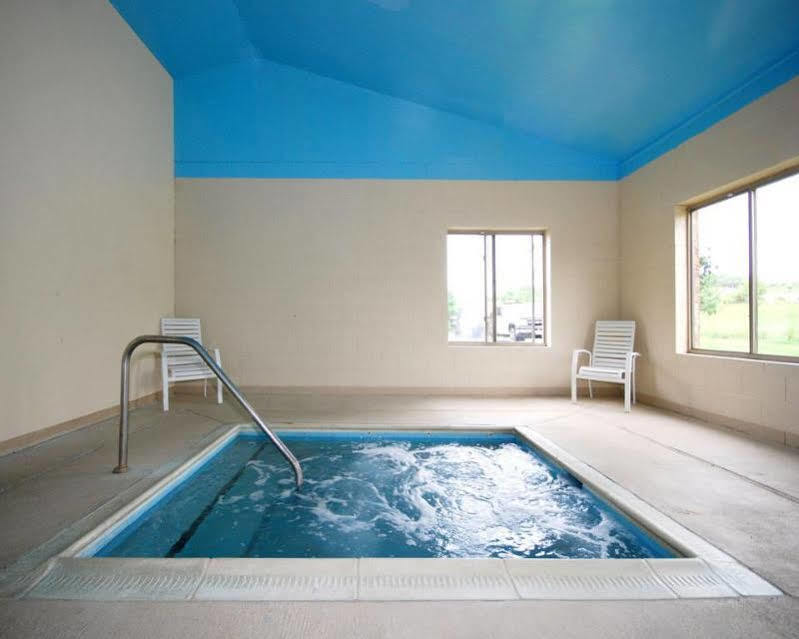 Comfort Inn & Suites Christiansburg I-81 Экстерьер фото